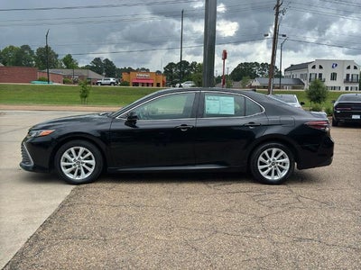 2022 Toyota Camry LE Auto (SE)