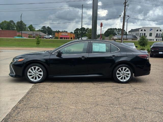 2022 Toyota Camry LE Auto (SE)