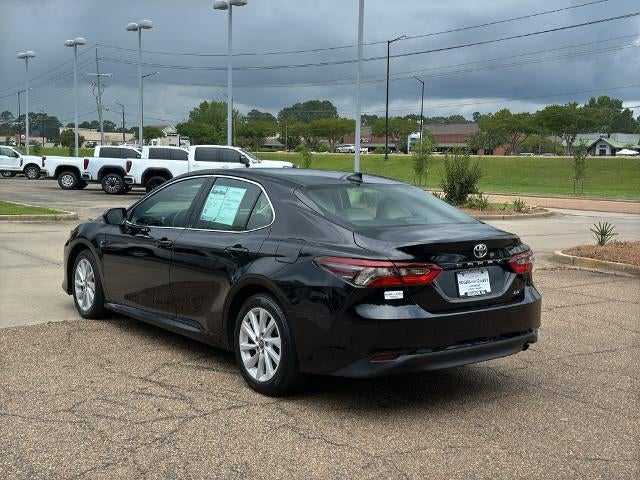 2022 Toyota Camry LE Auto (SE)
