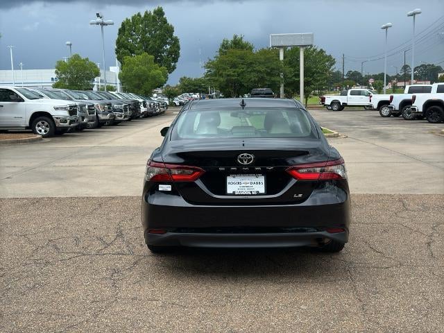 2022 Toyota Camry LE Auto (SE)