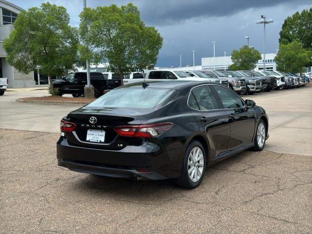 2022 Toyota Camry LE Auto (SE)