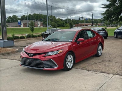 2023 Toyota Camry LE Auto (SE)