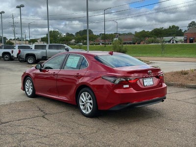2023 Toyota Camry LE Auto (SE)