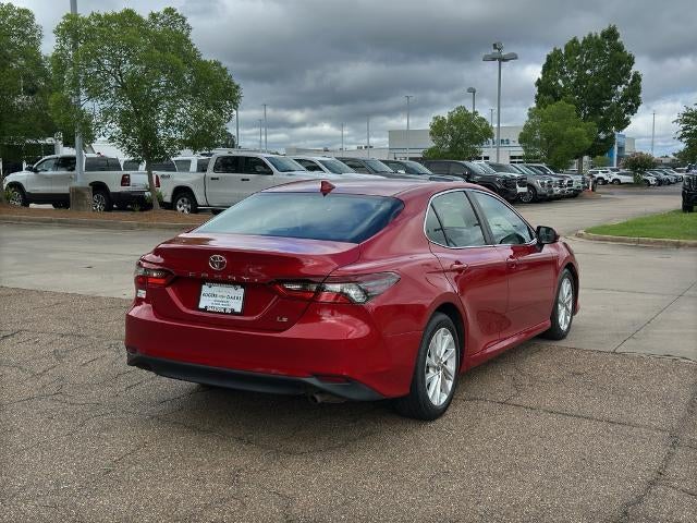 2023 Toyota Camry LE Auto (SE)