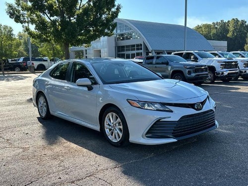 2023 Toyota Camry LE Auto (SE)