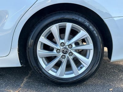 2023 Toyota Camry LE Auto (SE)