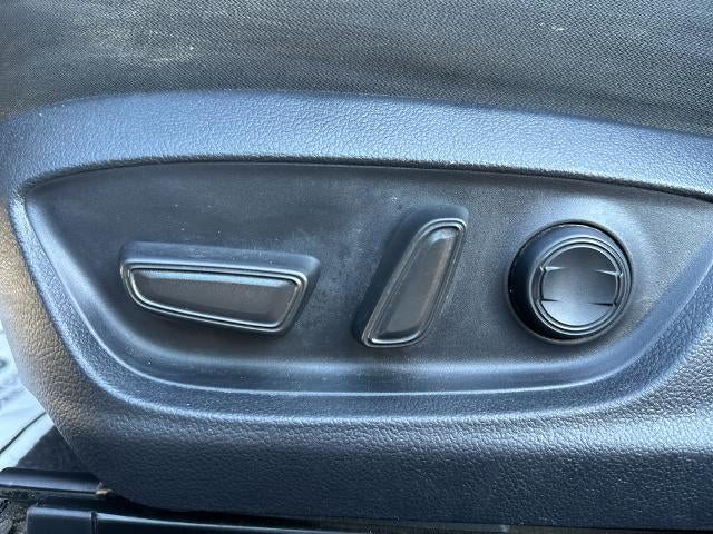 2023 Toyota Camry LE Auto (SE)