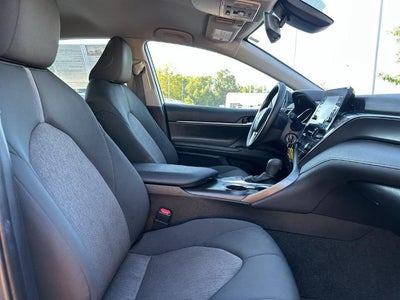 2023 Toyota Camry LE Auto (SE)