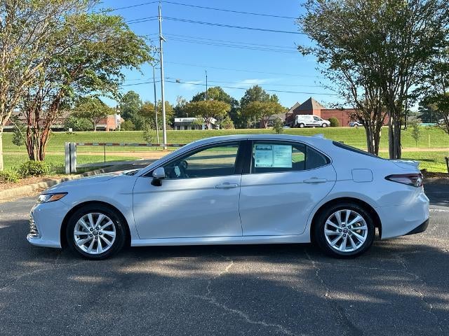 2023 Toyota Camry LE Auto (SE)