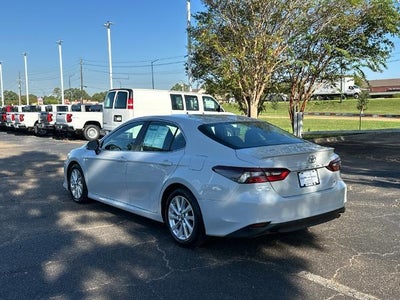 2023 Toyota Camry LE Auto (SE)