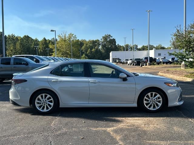 2023 Toyota Camry LE Auto (SE)