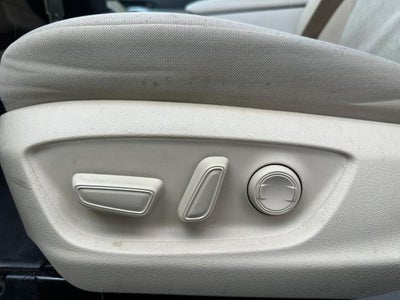 2023 Toyota Camry LE Auto (Natl)