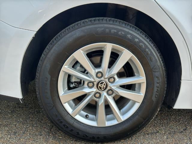2025 Toyota Camry LE (SE)