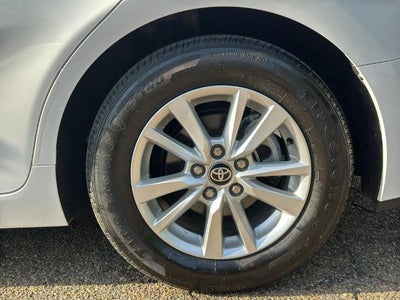 2025 Toyota Camry LE (SE)