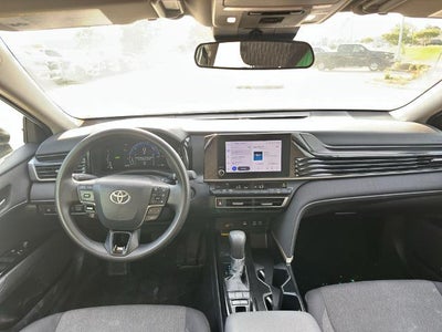 2025 Toyota Camry LE (SE)