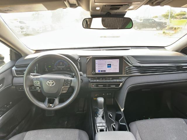 2025 Toyota Camry LE (SE)