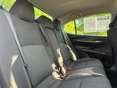 2025 Toyota Camry LE (SE)
