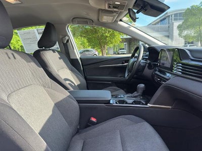 2025 Toyota Camry LE (SE)