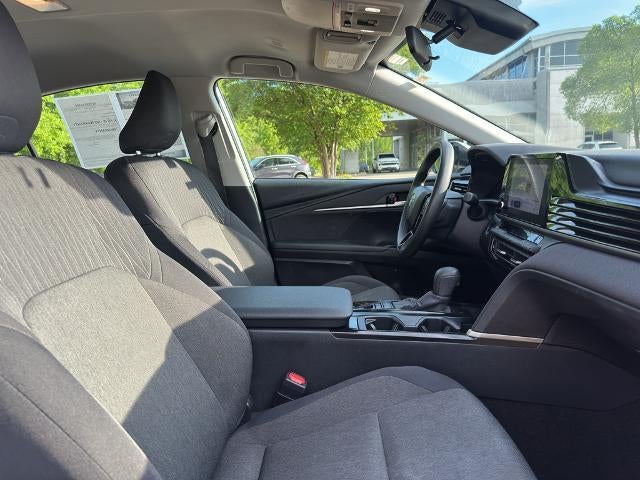 2025 Toyota Camry LE (SE)