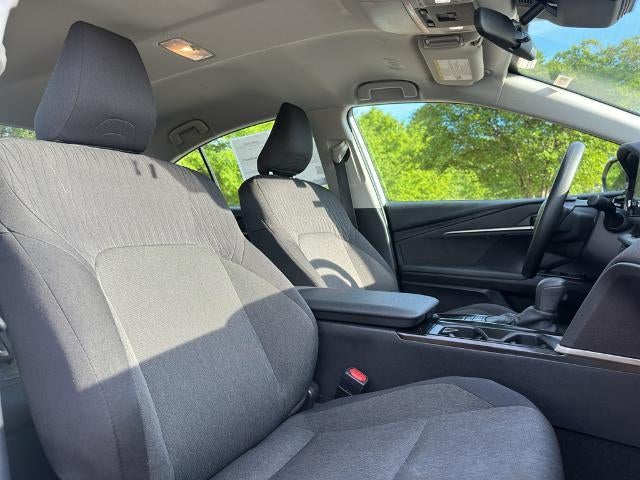 2025 Toyota Camry LE (SE)