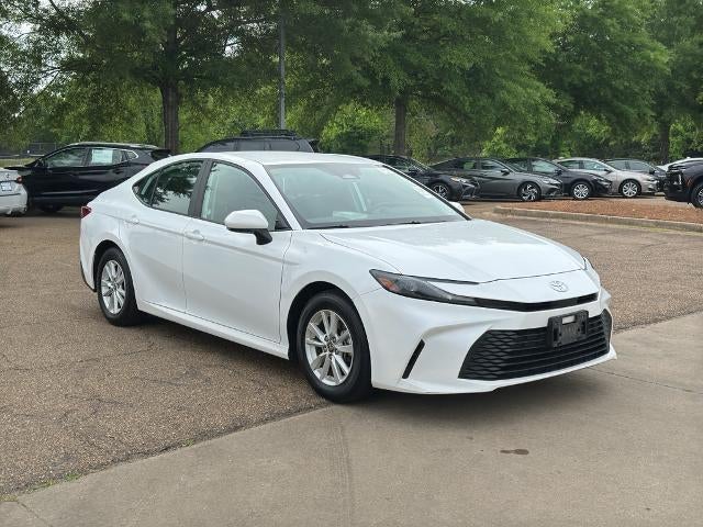 2025 Toyota Camry LE (SE)