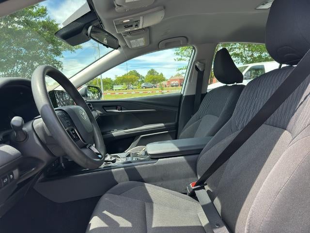 2025 Toyota Camry LE (SE)