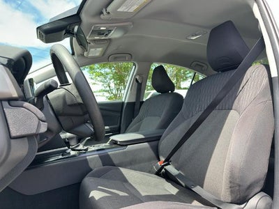 2025 Toyota Camry LE (SE)