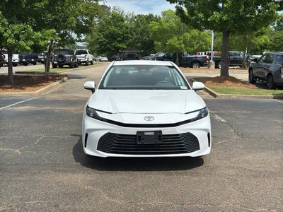 2025 Toyota Camry LE (SE)