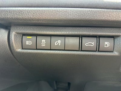 2025 Toyota Camry LE (SE)