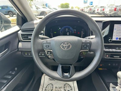 2025 Toyota Camry LE (SE)