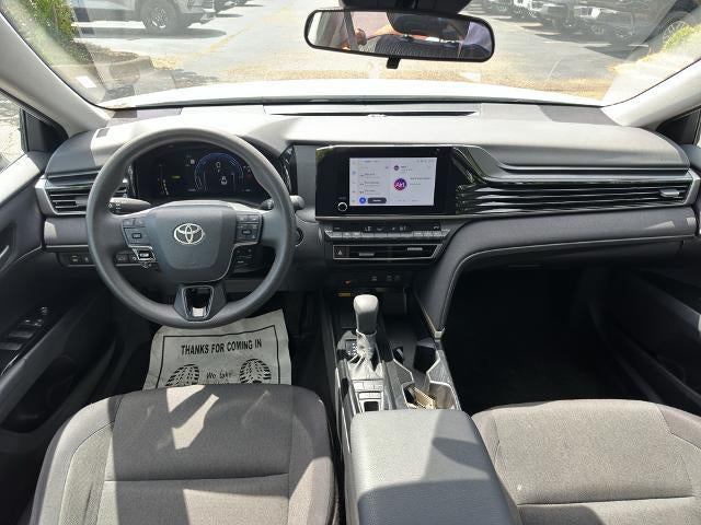 2025 Toyota Camry LE (SE)