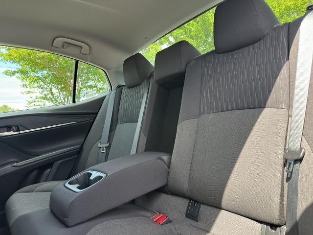 2025 Toyota Camry LE (SE)