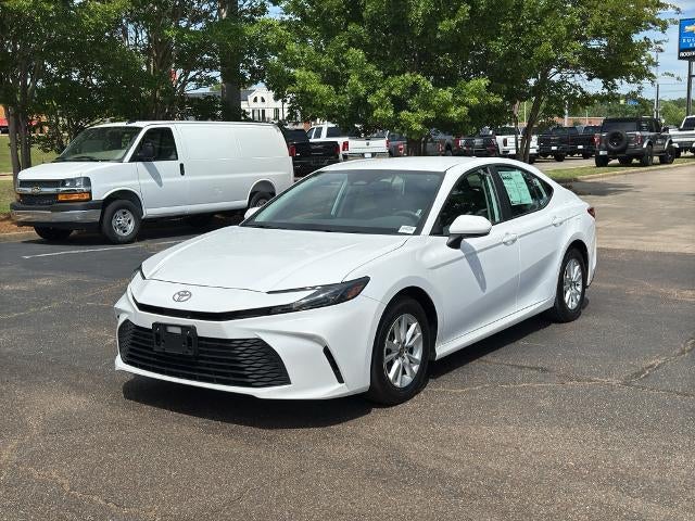 2025 Toyota Camry LE (SE)