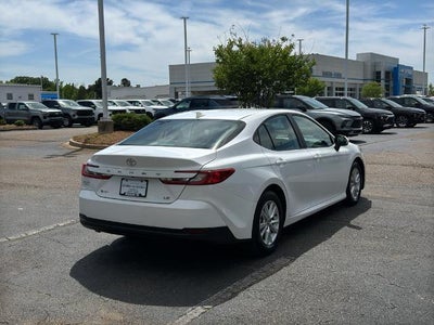 2025 Toyota Camry LE (SE)