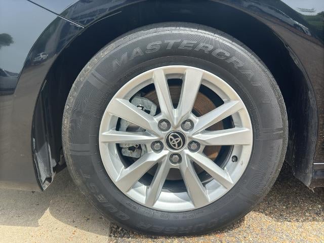 2025 Toyota Camry LE (SE)