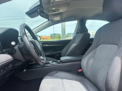 2025 Toyota Camry LE (SE)