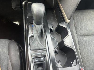 2025 Toyota Camry LE (SE)