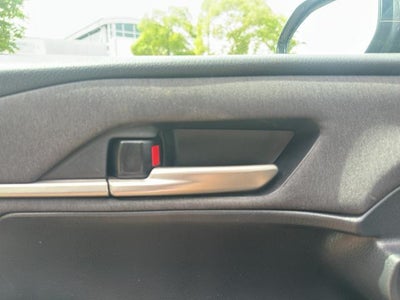 2025 Toyota Camry LE (SE)
