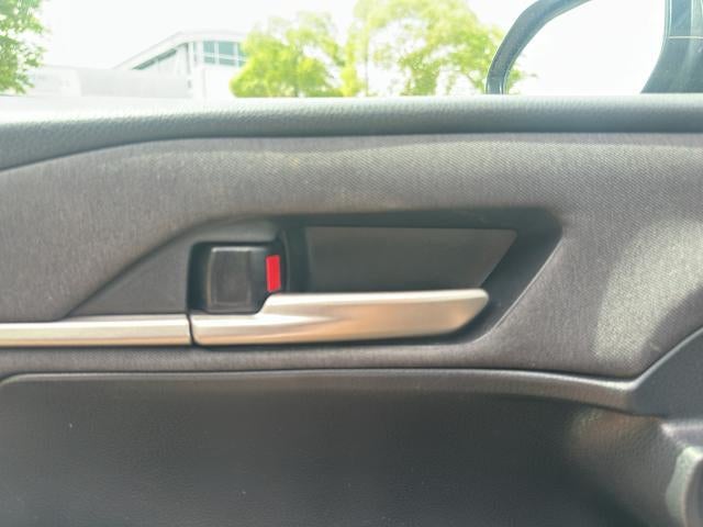 2025 Toyota Camry LE (SE)