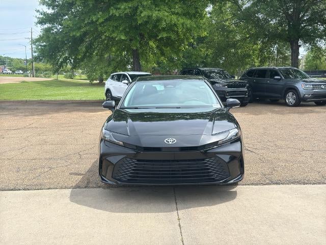 2025 Toyota Camry LE (SE)