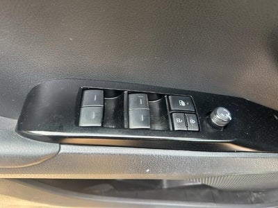 2025 Toyota Camry LE (SE)