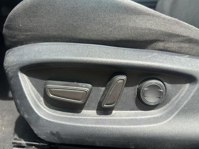 2025 Toyota Camry LE (SE)