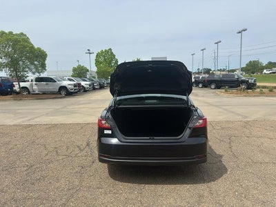 2025 Toyota Camry LE (SE)