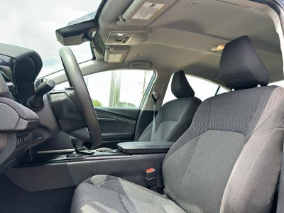 2025 Toyota Camry LE (SE)