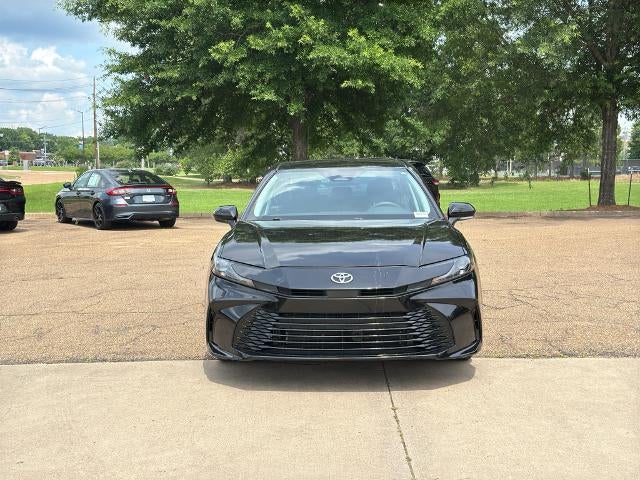 2025 Toyota Camry LE (SE)