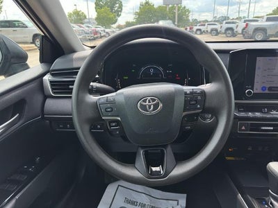 2025 Toyota Camry LE (SE)