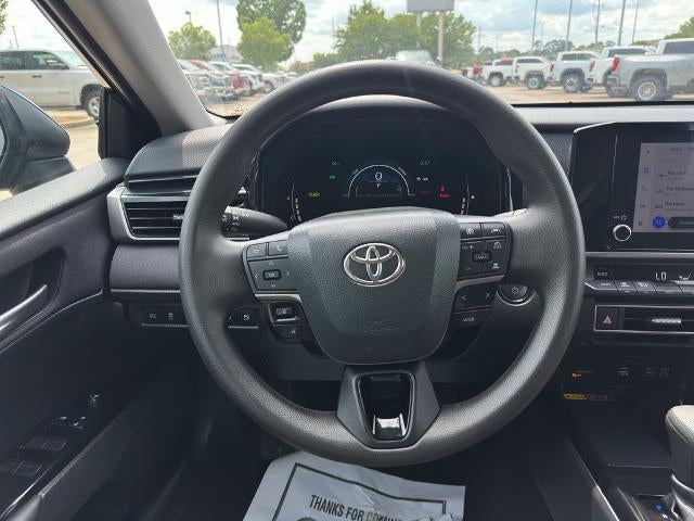 2025 Toyota Camry LE (SE)