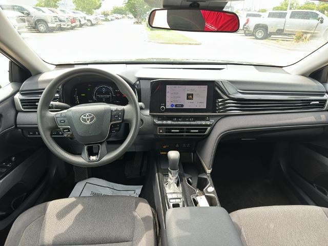 2025 Toyota Camry LE (SE)