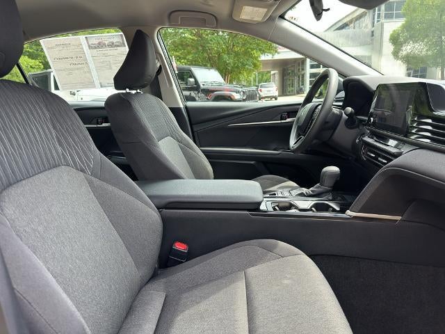 2025 Toyota Camry LE (SE)
