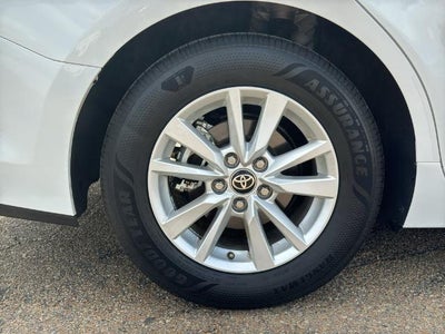 2025 Toyota Camry LE (SE)